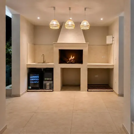 فيلة Stone